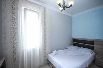Фото номера Большой двухместный номер с 1 кроватью Отель Hotel Jms г. Батуми 4