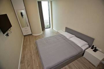Фото номера Апартаменты с 3 спальнями и видом на море Апарт-отели Bellevue Residential Hotel Batumi г. Батуми 7