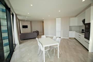 Фото номера Апартаменты с 3 спальнями и видом на море Апарт-отели Bellevue Residential Hotel Batumi г. Батуми 11