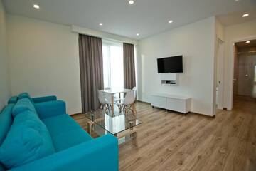 Фото номера Семейный люкс с балконом Апарт-отели Bellevue Residential Hotel Batumi г. Батуми 2