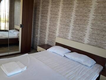 Фото номера Люкс с балконом Гостевой дом G &amp; A Guesthouse г. Батуми 9