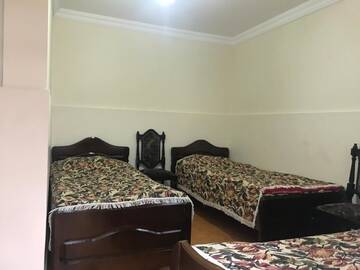 Фото номера Трехместный номер с ванной комнатой Гостевой дом Linda Guest house г. Батуми 5