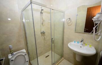 Фото номера Трехместный номер Отель Hotel 725 B г. Батуми 3