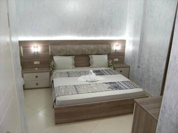 Фото номера Улучшенный люкс с кроватью размера «king-size» Отель Hotel Ergo г. Батуми 8