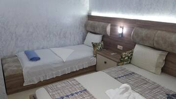 Фото номера Улучшенный люкс с кроватью размера «king-size» Отель Hotel Ergo г. Батуми 6
