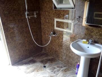 Фото номера Cемейный номер с собственной ванной комнатой Гостевой дом GuestHouse Tazo г. Батуми 3