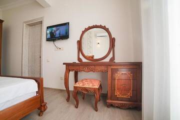 Фото номера Люкс с 1 спальней Гостевой дом Guest House Holiday Village г. Батуми 9