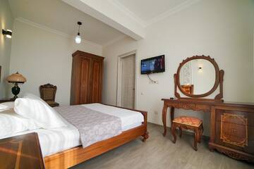 Фото номера Люкс с 1 спальней Гостевой дом Guest House Holiday Village г. Батуми 3