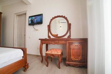 Фото номера Люкс с 1 спальней Гостевой дом Guest House Holiday Village г. Батуми 4