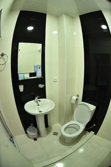Фото номера Четырехместный номер с балконом Отели типа «постель и завтрак» HOTEL SANI г. Батуми 4