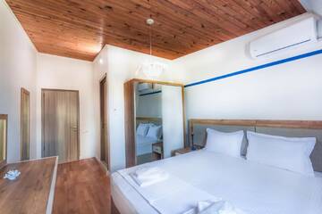 Фото номера Стандартный номер с кроватью размера &quot;king-size&quot; Отель Sadafi Hotel • სასტუმრო სადაფი г. Батуми 7
