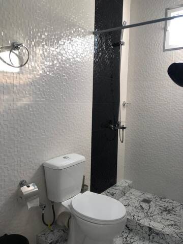 Фото номера Двухместный номер с 1 кроватью, вид на сад Гостевой дом Guesthouse Family г. Батуми 2