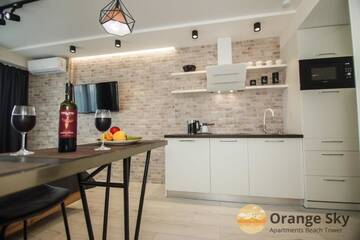 Фото номера Улучшенные апартаменты-студио с видом на море Апарт-отели Orange Sky Apartments Beach Tower г. Батуми 29
