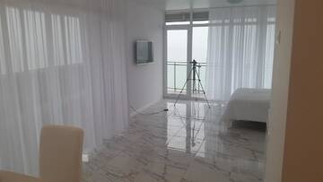 Фото номера Роскошные апартаменты-студио с видом на море Апарт-отели SEA-VIEW Beluga &amp; Dolphin Luxury HOTEL apartments г. Батуми 8