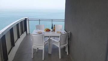 Фото номера Роскошные апартаменты-студио с видом на море Апарт-отели SEA-VIEW Beluga &amp; Dolphin Luxury HOTEL apartments г. Батуми 56