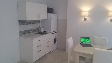 Фото номера Номер-студио с видом на море Апарт-отели SEA-VIEW Beluga &amp; Dolphin Luxury HOTEL apartments г. Батуми 22