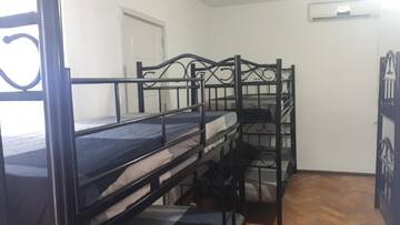 Фото номера Кровать в общем 8-местном номере для мужчин и женщин Хостелы Enjoy The Hostel г. Батуми 7