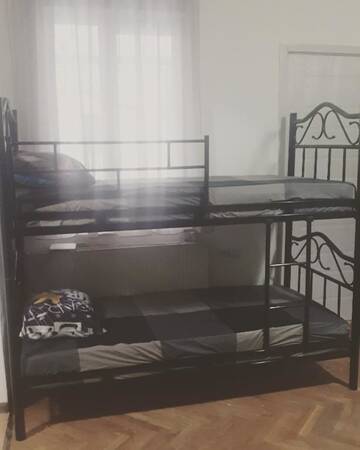 Фото номера Кровать в общем 8-местном номере для мужчин и женщин Хостелы Enjoy The Hostel г. Батуми 12