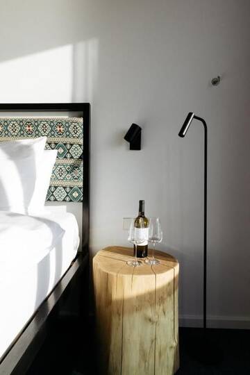 Фото номера Номер с кроватью размера «queen-size» и балконом Отель Kartuli Hotel г. Батуми 7