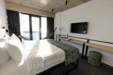 Фото номера Номер с кроватью размера «queen-size» и балконом Отель Kartuli Hotel г. Батуми 15