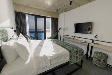 Фото номера Номер с кроватью размера «queen-size» и балконом Отель Kartuli Hotel г. Батуми 5