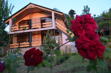 Фото номера Трехместный номер «Комфорт» с душем Гостевой дом Guesthouse kalakala г. Батуми 39
