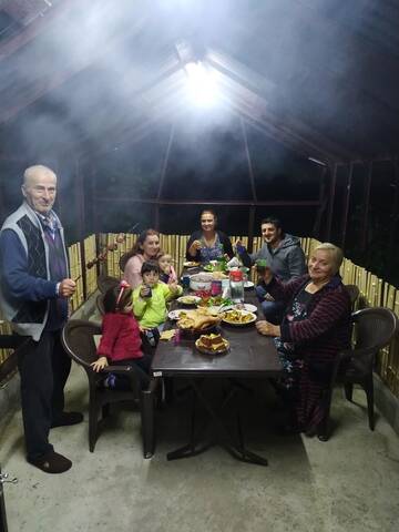 Фото номера Трехместный номер «Комфорт» с душем Гостевой дом Guesthouse kalakala г. Батуми 25