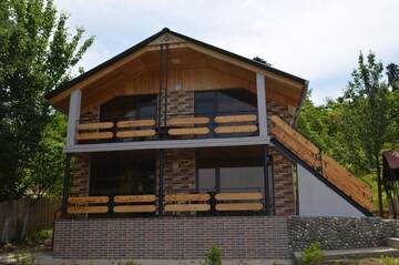 Фото номера Трехместный номер «Комфорт» с душем Гостевой дом Guesthouse kalakala г. Батуми 63