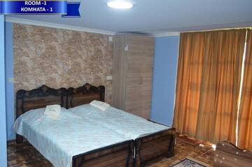 Фото номера Трехместный номер «Комфорт» с душем Гостевой дом Guesthouse kalakala г. Батуми 89