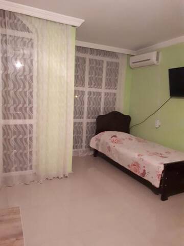 Фото номера Таунхаус с 3 спальнями Дома для отпуска Home г. Батуми 7