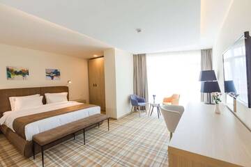 Фото номера Двухместный номер с 1 кроватью размера &quot;king-size&quot; Отель Best Western Premier Batumi г. Батуми 5