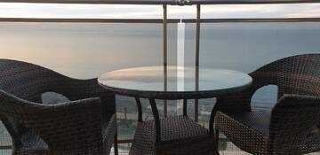 Фото номера Апартаменты с видом на море Апарт-отели Habiby Orbi Sea Towers г. Батуми 4