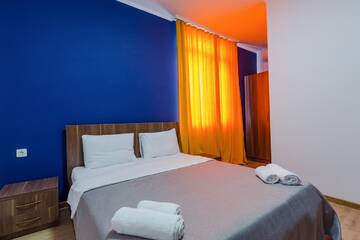 Фото номера Двухместный номер с 1 кроватью Отель Komuna Hostel &amp; Hotel г. Батуми 2