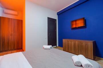 Фото номера Двухместный номер с 1 кроватью Отель Komuna Hostel &amp; Hotel г. Батуми 9
