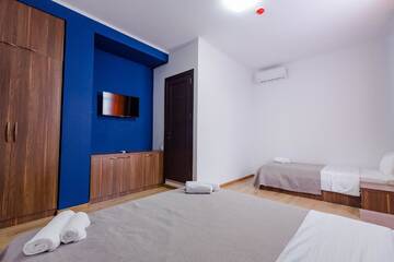 Фото номера Семейный номер Отель Komuna Hostel &amp; Hotel г. Батуми 2