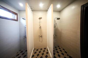 Фото номера Кровать в общем 4-местном номере для мужчин и женщин Отель Komuna Hostel &amp; Hotel г. Батуми 7