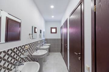 Фото номера Кровать в общем 4-местном номере для мужчин и женщин Отель Komuna Hostel &amp; Hotel г. Батуми 5