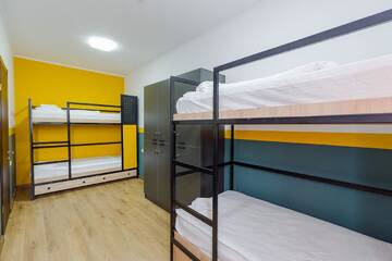 Фото номера Кровать в общем 6-местном номере для мужчин и женщин Отель Komuna Hostel &amp; Hotel г. Батуми 4