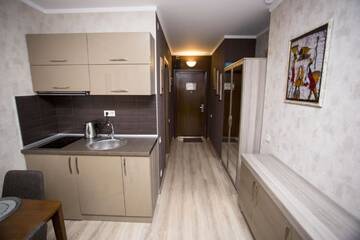 Фото номера Полулюкс Делюкс Отели типа «постель и завтрак» ORBI Residence On Black Sea Coast г. Батуми 7