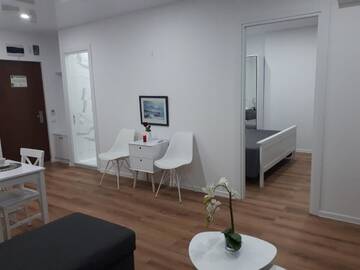 Фото номера Улучшенный семейный номер Отели типа «постель и завтрак» ORBI Residence On Black Sea Coast г. Батуми 6