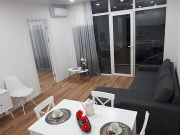 Фото номера Улучшенный семейный номер Отели типа «постель и завтрак» ORBI Residence On Black Sea Coast г. Батуми 8