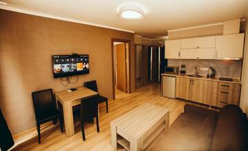 Фото номера Двухместный номер с 1 кроватью и балконом, вид на море Отель Holiday Lux Tower г. Батуми 5