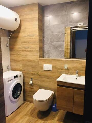 Фото номера Двухместный номер с 1 кроватью и балконом, вид на море Отель Holiday Lux Tower г. Батуми 9
