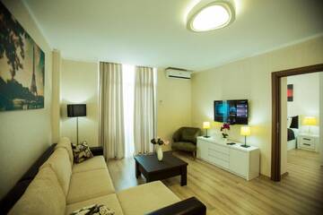 Фото номера Двухместный номер с 1 кроватью и балконом, вид на море Отель Holiday Lux Tower г. Батуми 18