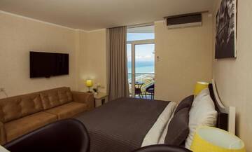 Фото номера Апартаменты-студио Отель Holiday Lux Tower г. Батуми 15