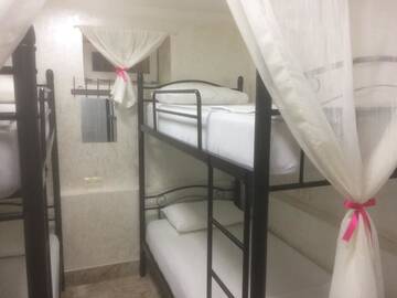 Фото Хостелы Hostel Mini г. Батуми 2