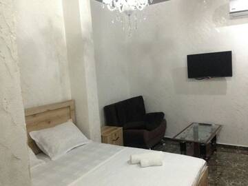 Фото Отели типа «постель и завтрак» Hotel Emily г. Батуми 5