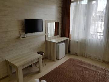 Фото номера Двухместный номер с 1 кроватью и балконом Отель MikePalace г. Батуми 8