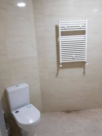 Фото номера Трехместный номер с балконом Отель MikePalace г. Батуми 4
