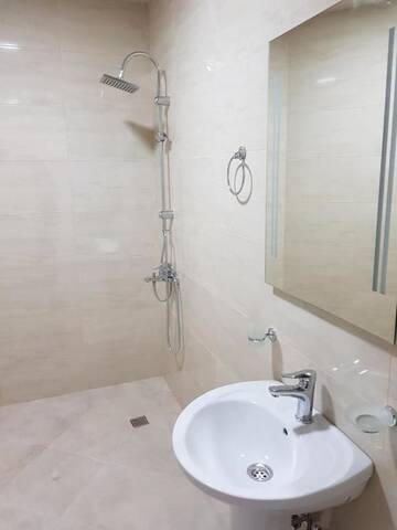 Фото номера Трехместный номер с балконом Отель MikePalace г. Батуми 5